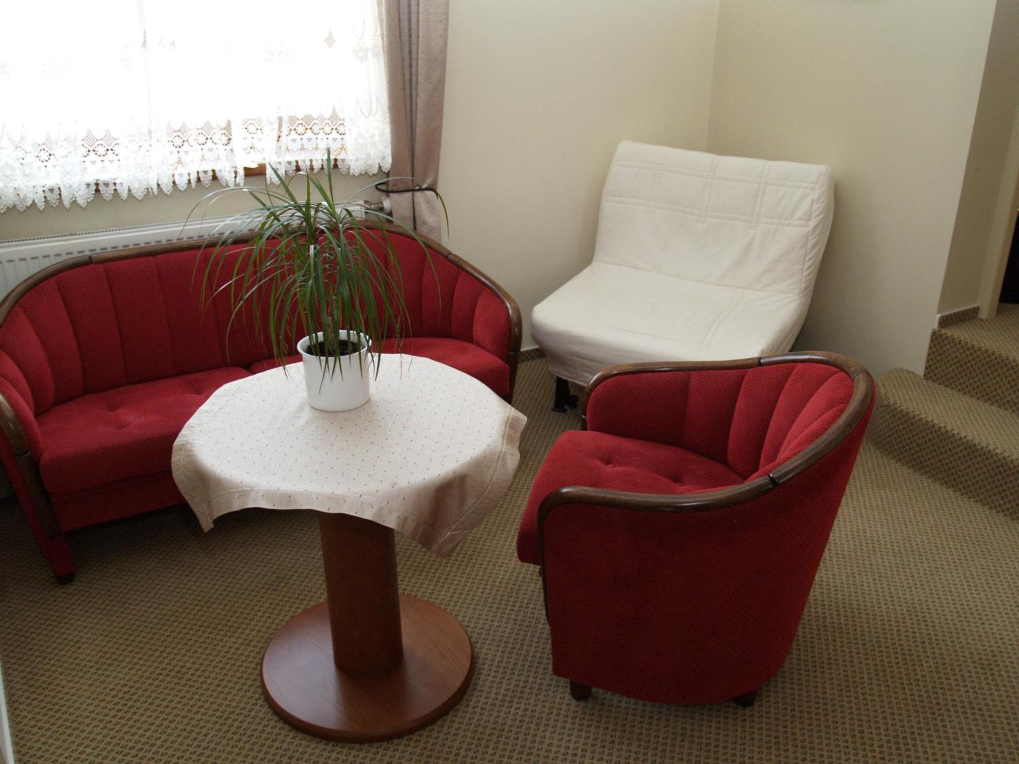 Park Hotel Tartuf Beladice Extérieur photo