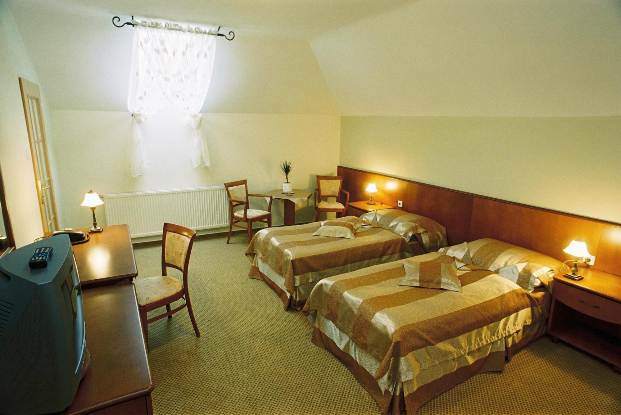 Park Hotel Tartuf Beladice Extérieur photo