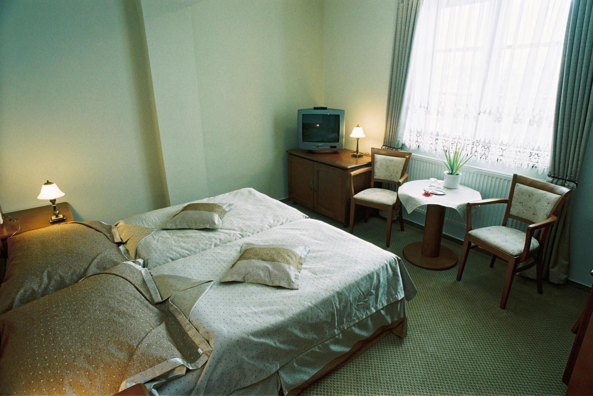Park Hotel Tartuf Beladice Extérieur photo